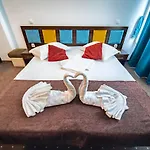 H Infinity Mamaia Nord 3*