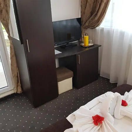 Hotel Infinity Mamaia Nord 3*